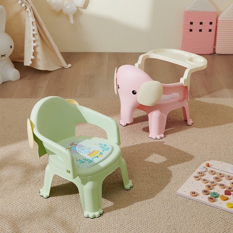 Desk Setup Minimalist - Maison salle à manger chaise bébé